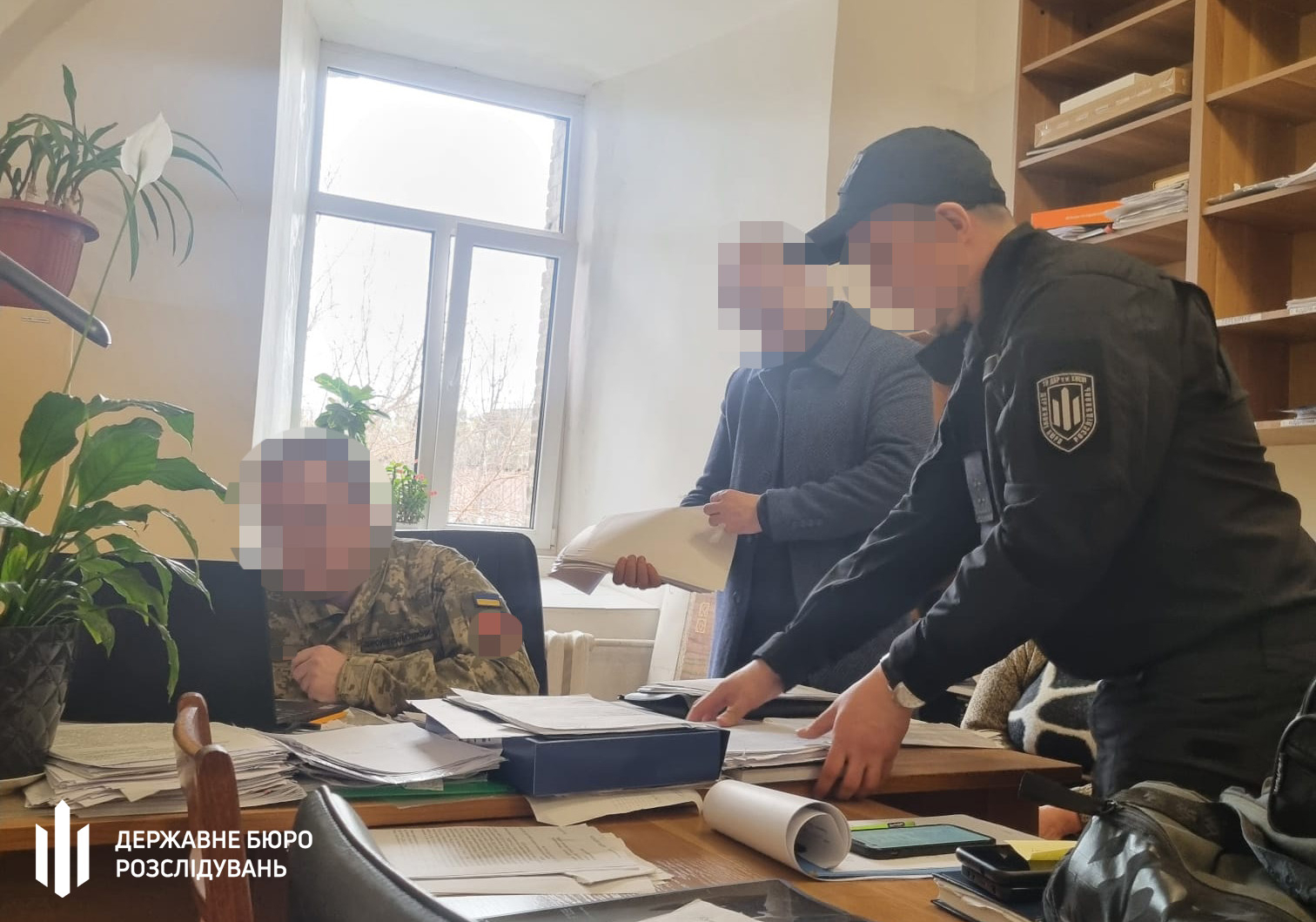  «Потрібний» висновок ВЛК за 9,5 тисячі доларів: ДБР скерувало до суду справу посередника 