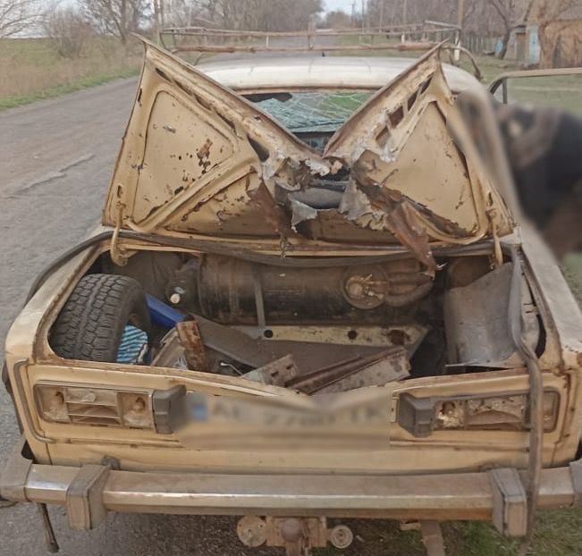  Троє людей постраждало внаслідок ударів агресора по Нікопольщині: слідчі працюють на місцях обстрілів 