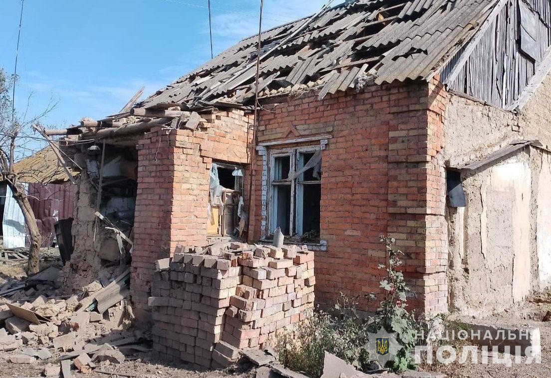  Нікополь. Двоє поранених за останню добу: на місцях обстрілів працюють слідчо-оперативні групи поліції 