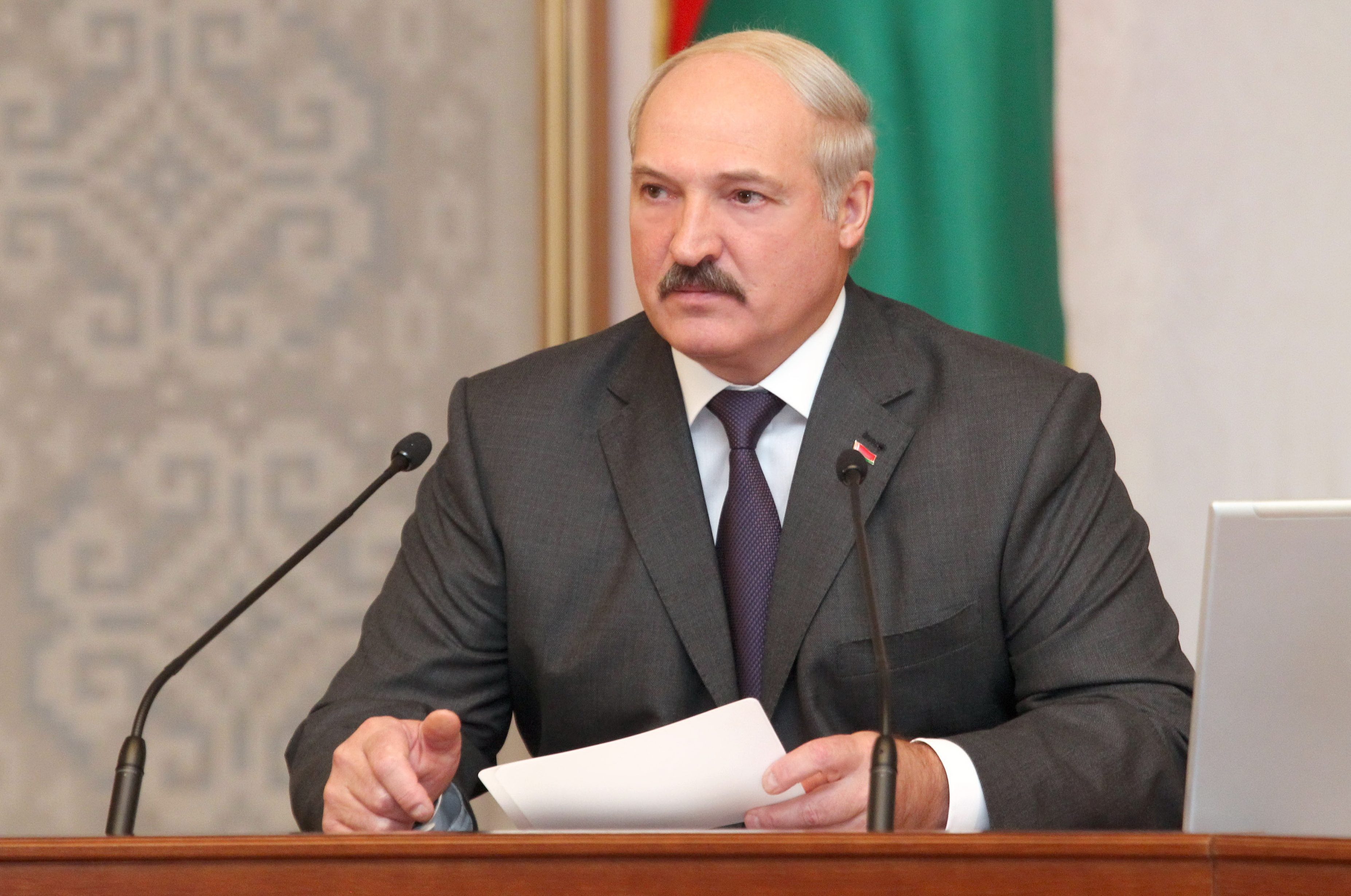  Лукашенко вирішив не скасовувати парад на 9 травня в Білорусі попри коронавірус 