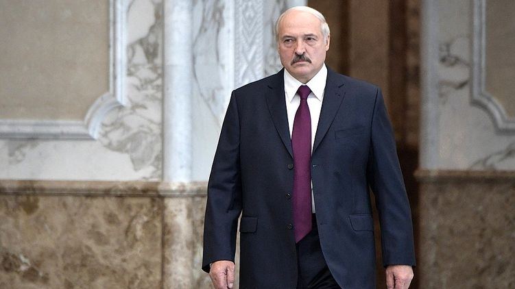  Лукашенко пригласил Зеленского и Путина на парад Победы в Минск 