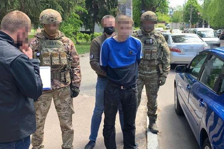  На Житомирщині СБУ викрила злочинне угруповання, яке постачало наркотики ув`язненим  
