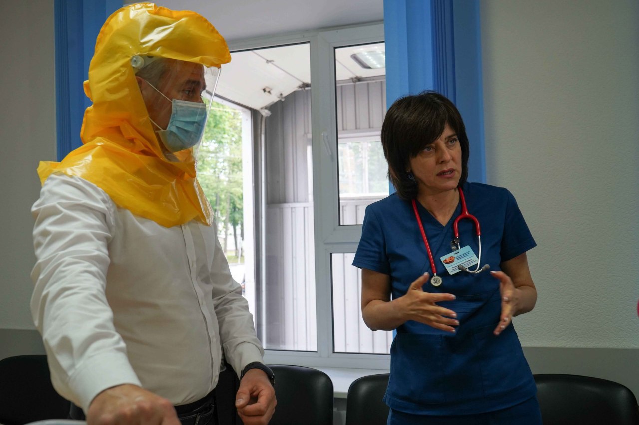  В Украине создали уникальные защитные шлемы для врачей 