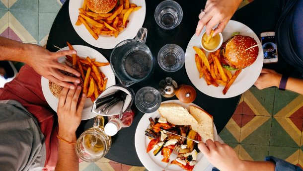  ТОП-5 продуктів, які слід прибрати з раціону жінкам після 30 років 
