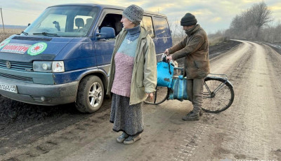 Поліцейські разом з волонтерами евакуювали чотирьох жителів з населених пунктів Ізюмського району