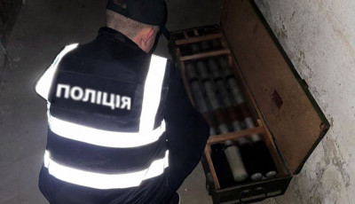 Зберігав ракети у підвалі багатоповерхівки: поліцейські вилучили боєприпаси у жителя м. Бердичева