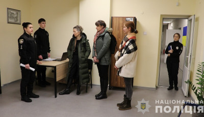 У Дніпрі делегація Посольства Швейцарії ознайомилася із роботою Міжрегіонального спеціалізованого центру поліції