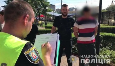 45 000 доларів США за підключення приміщення до комунікацій: у Києві правоохоронці затримали голову ОСББ