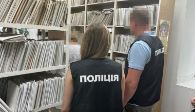 Понад 200 обшуків для документування корупційних схем ухилення від призову: Нацполіція вилучила більше 10 000 медичних справ