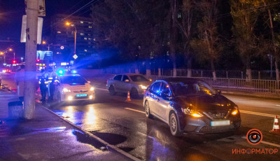 В Днепре парень бросился под колеса Nissan (ФОТО) 