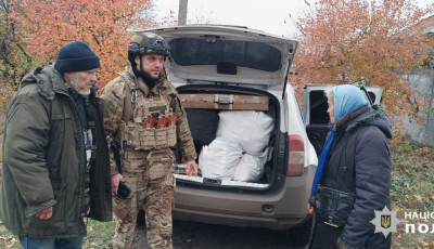 Протягом двох днів поліцейські вивезли у безпечне місце 16 мешканців з Купʼянського району Харківщини