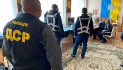 Ректора и проректора университета в Харькове поймали на 300-тысячной взятке