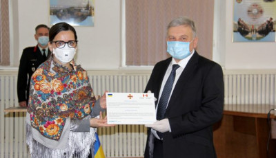 Уряд Канади передав українському війську партію апаратів ШВЛ (ФОТО)