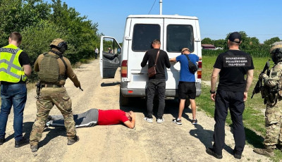На Буковині прикордонники затримали «на гарячому» чергового переправника осіб через кордон