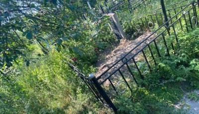 Под Киевом трое мужчин убили собутыльника и спрятали его тело на кладбище