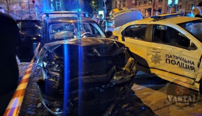 Во Львове Jeep не пропустил авто патрульных, сопровождавших больного ребенка: травмированы 5 человек