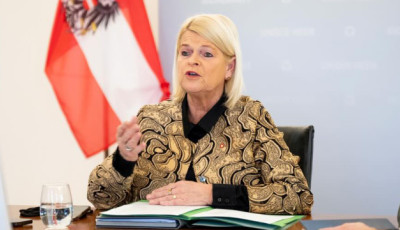 Європа має розвивати свою обороноспроможність - глава Міноборони Австрії