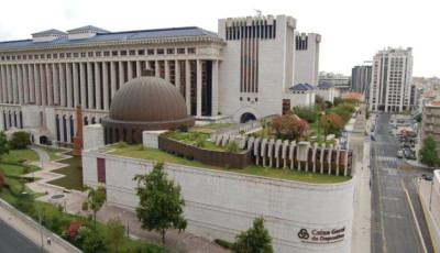 Найбільший банк Португалії почав закривати рахунки росіян