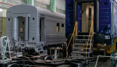 «Укрзалізниця» отримає ще 92 нові пасажирські вагони українського виробництва