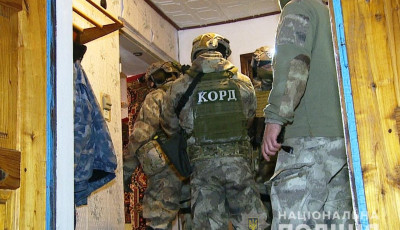 Под Винницей вооруженный мужчина устроил стрельбу по 