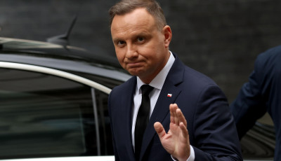 Експрезидент Польщі висловився про можливе позбавлення ордену Зеленського