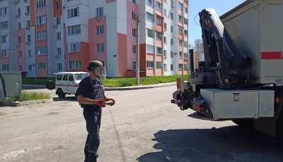 В мусорном контейнере в 30 метрах от жилой многоэтажки в Харькове обнаружили минометную мину